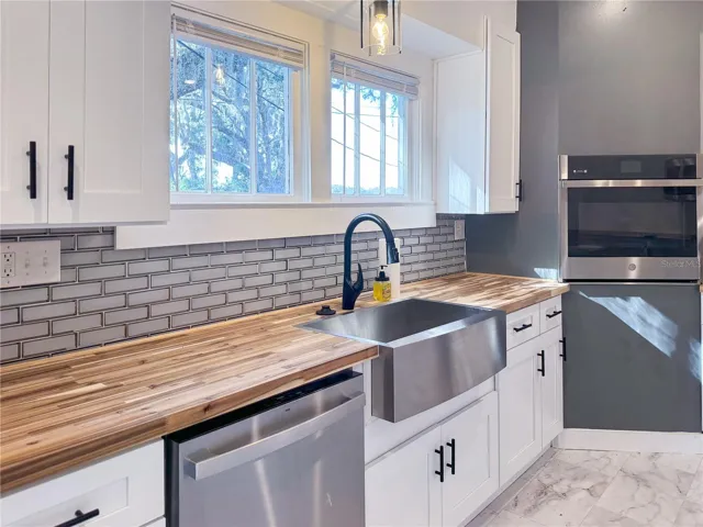 Light and bright kitchen