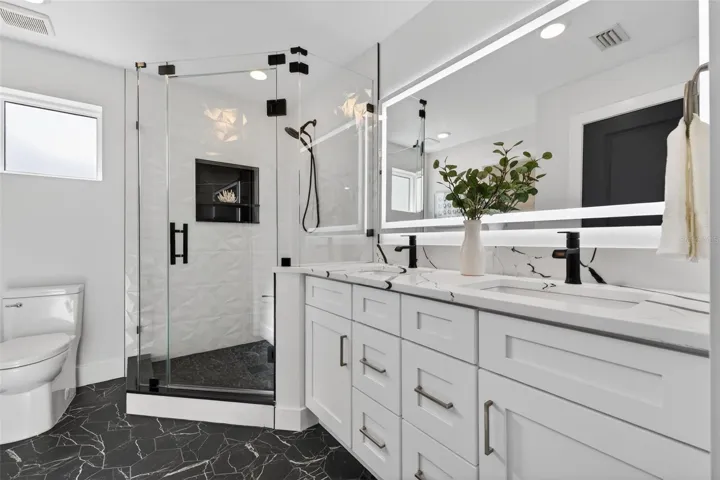 En-suite bathroom