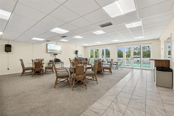 6415 Midnight Pass Rd, unit 211