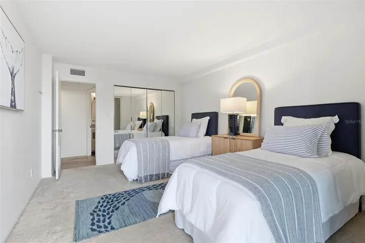 6415 Midnight Pass Rd, unit 211