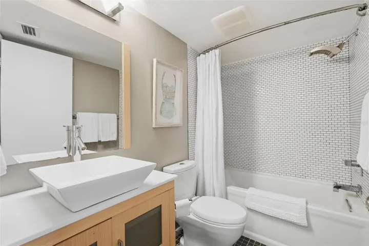 6415 Midnight Pass Rd, unit 211
