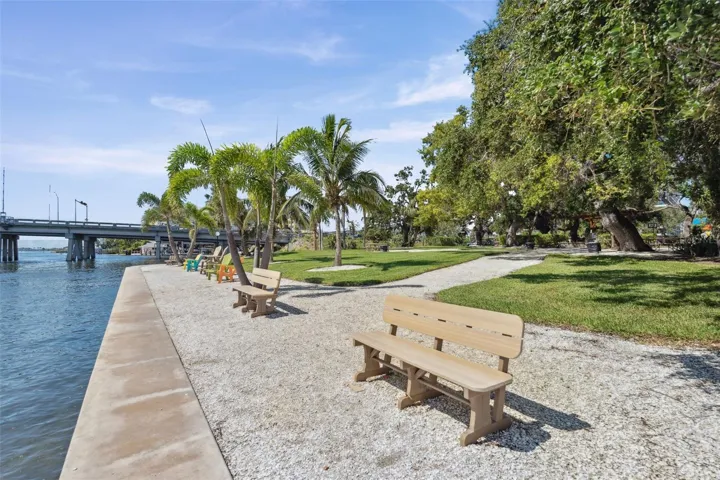 6415 Midnight Pass Rd, unit 211