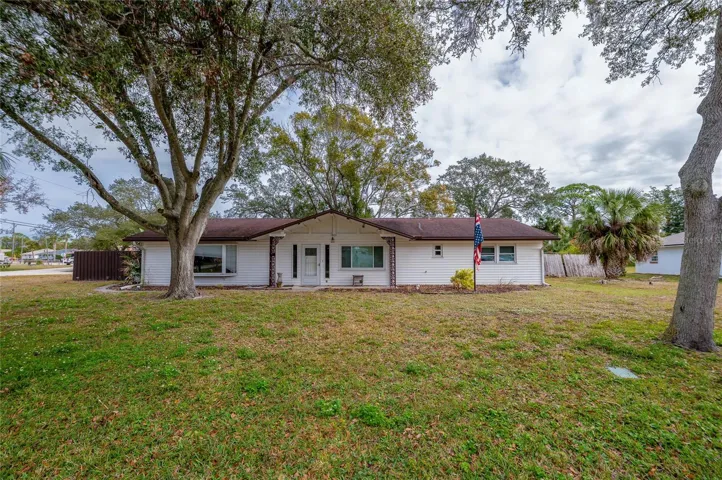 5500 Lancewood Circle N