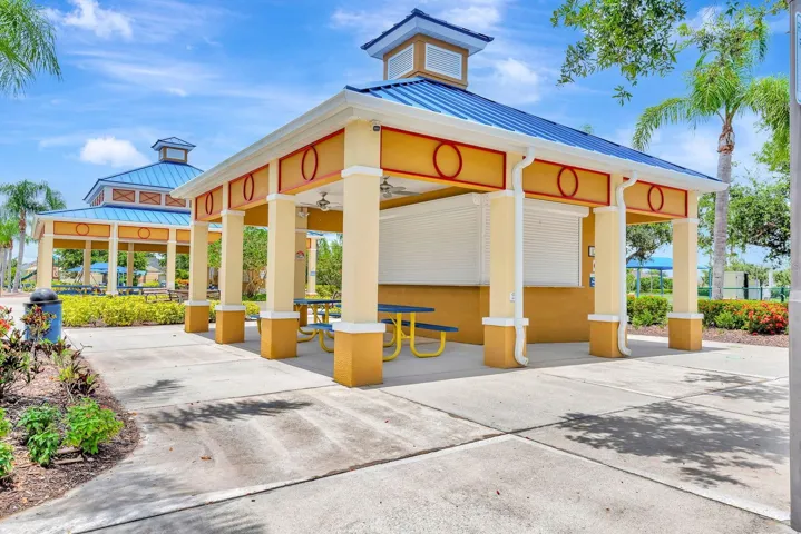 2 Pavilions
