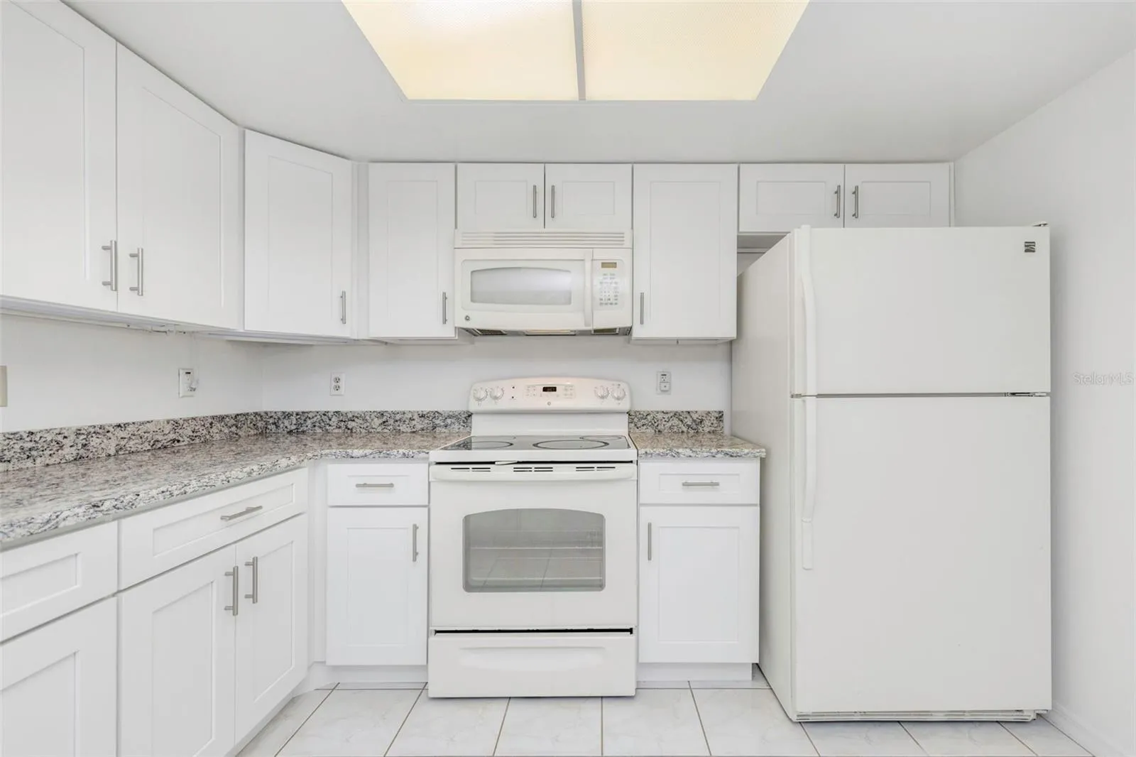 Kitchen - Right View