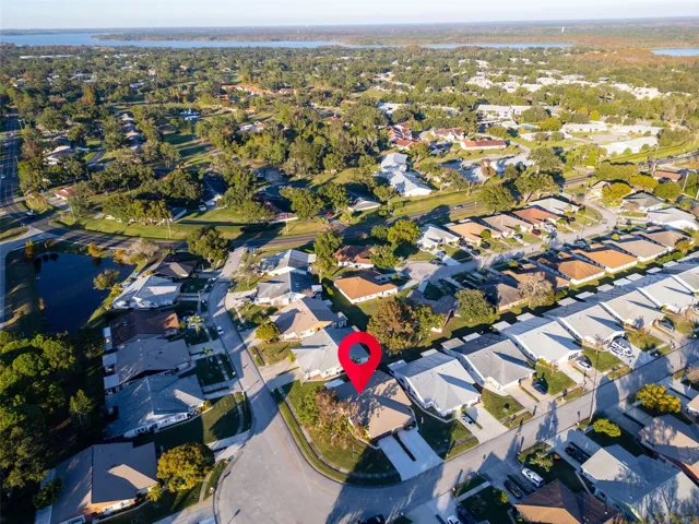 Close to Lake Tarpon access but high & dry in non-flood zone~