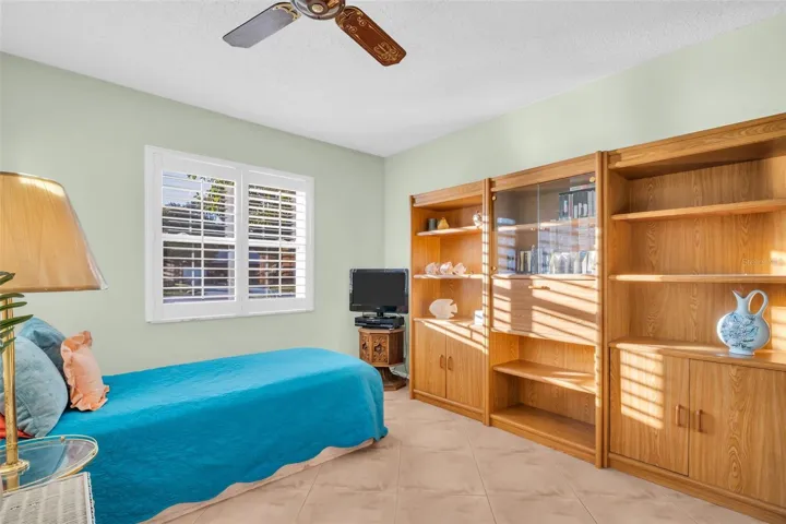 Big enough for a bed & additional furniture~