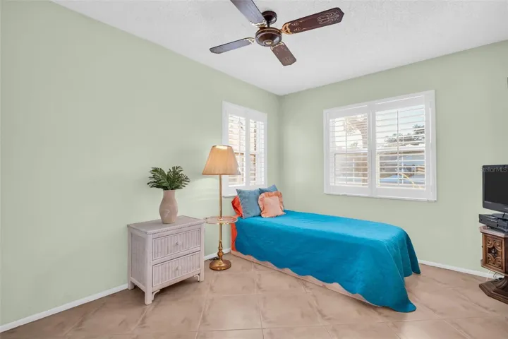 2nd bedroom with endless possibilities~