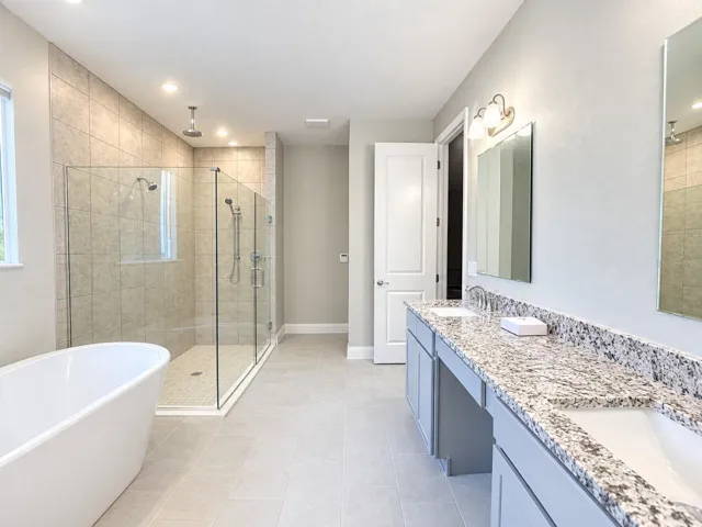 Primary En-Suite - Spa Like Features!