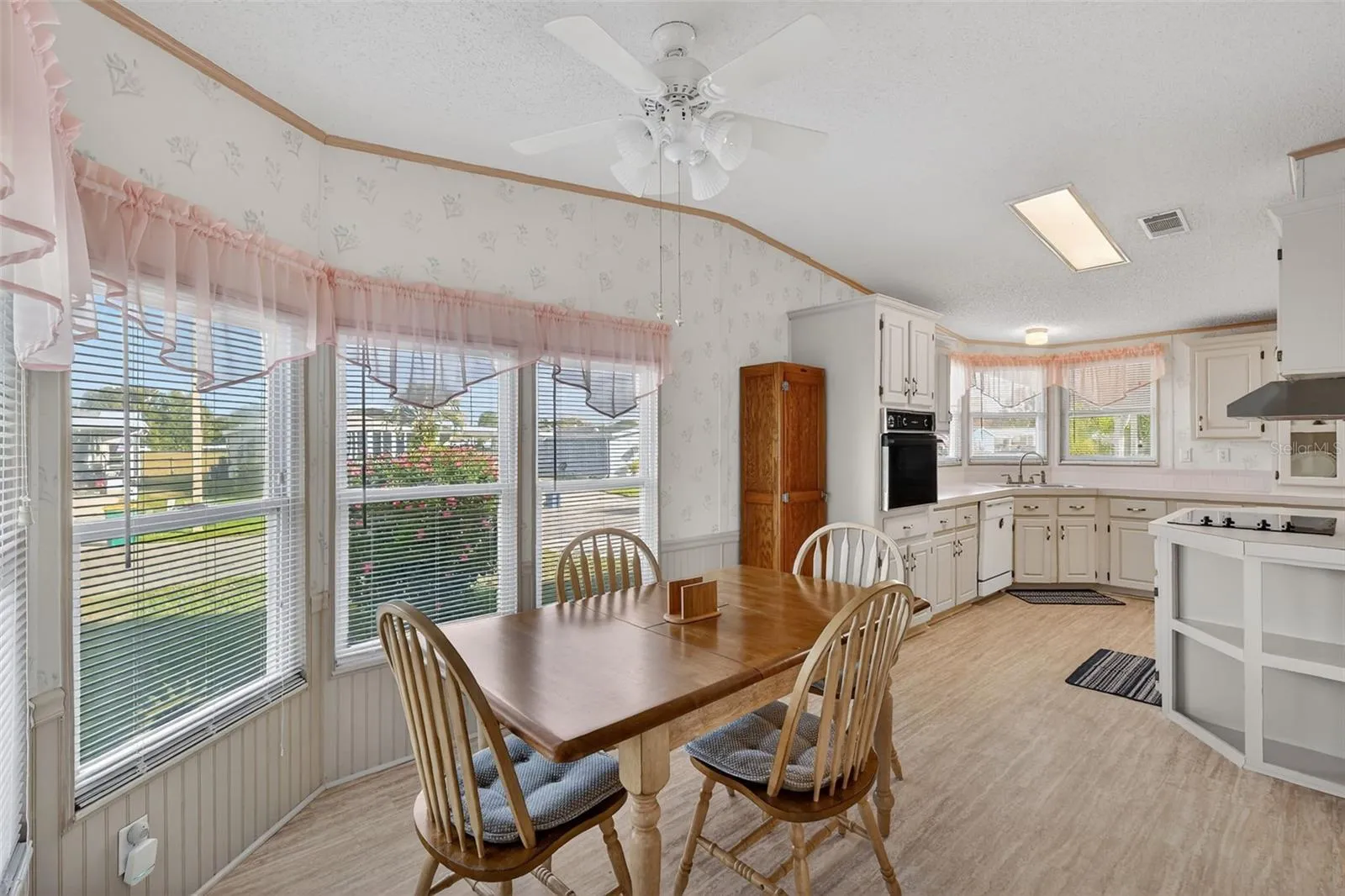 Eat in Kitchen Area