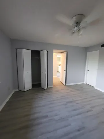 Secondary bedroom - split plan has access to bathroom from bedroom