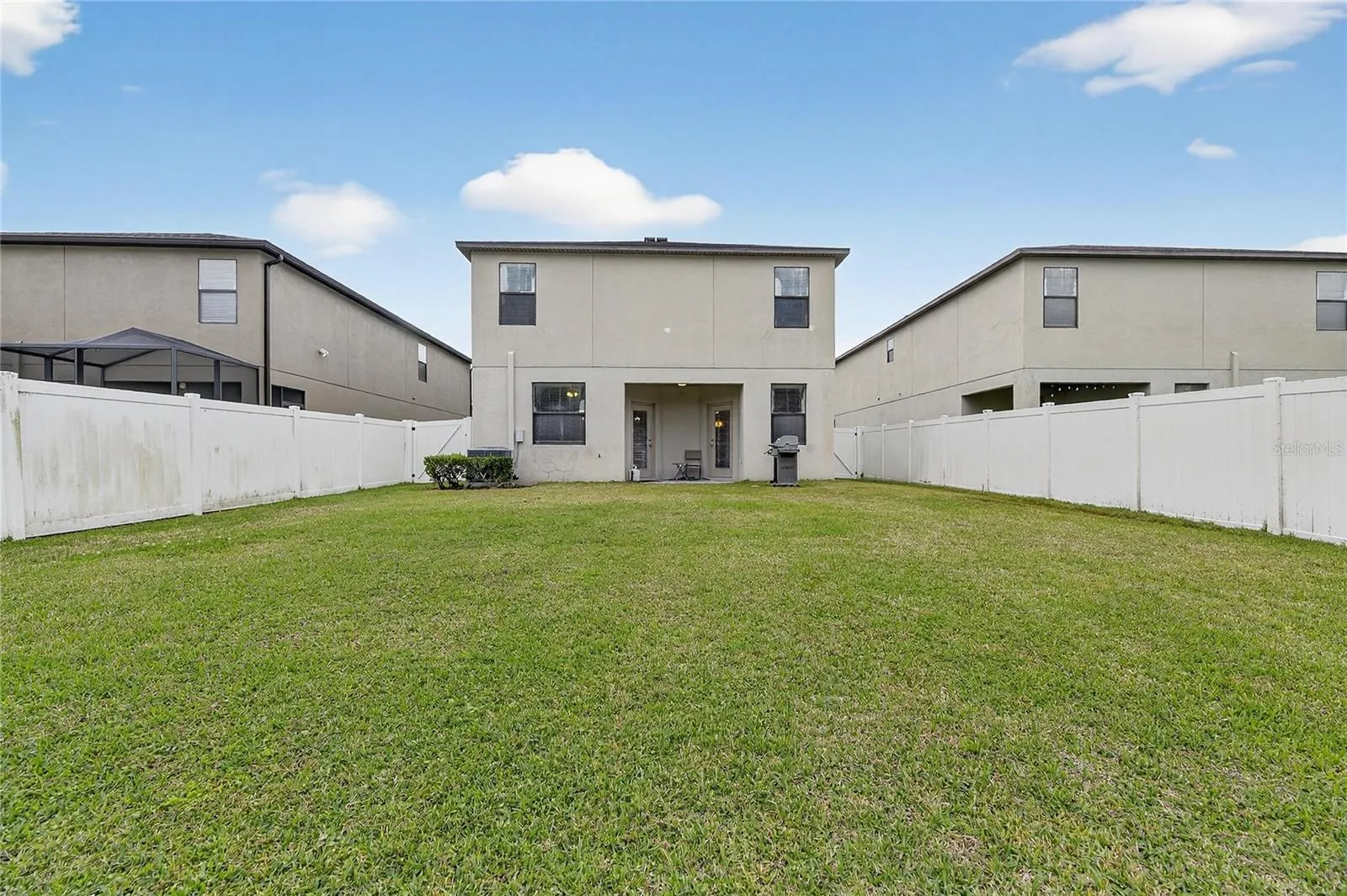 Spacious back yard