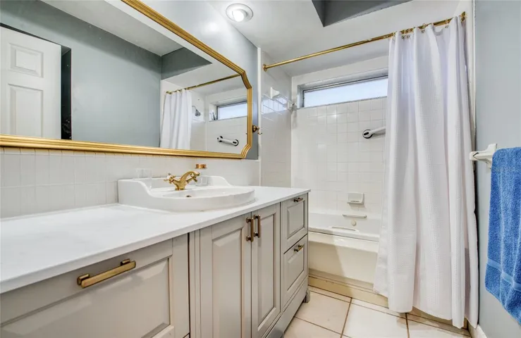 2nd Bathroom