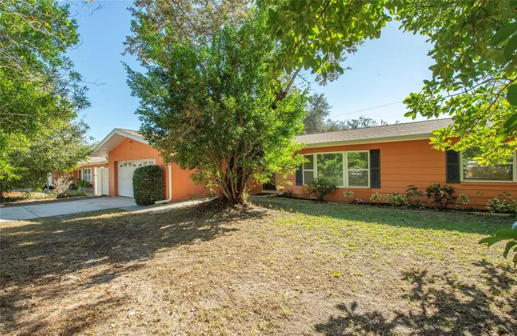 Spacious front yard
