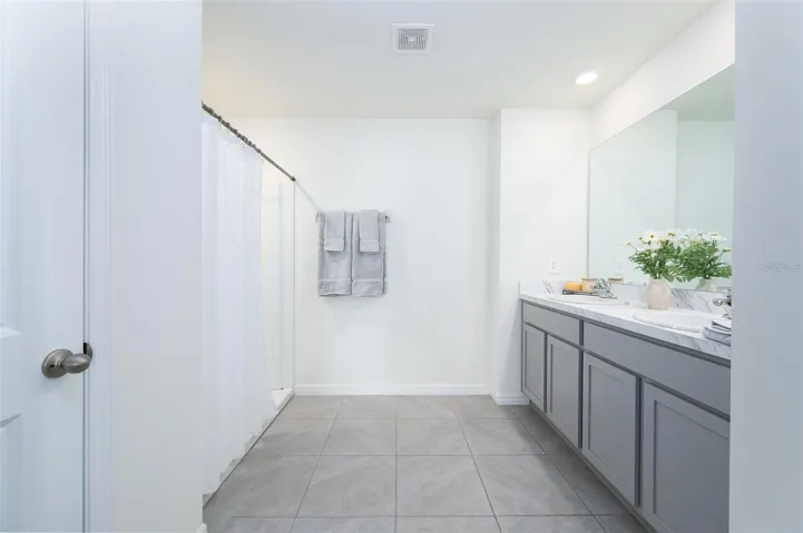 Owner's Suite En Suite Bathroom