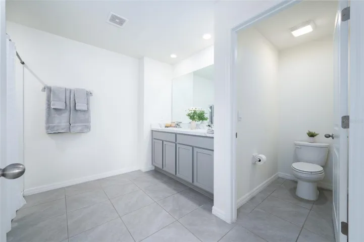 Owner's Suite En Suite Bathroom