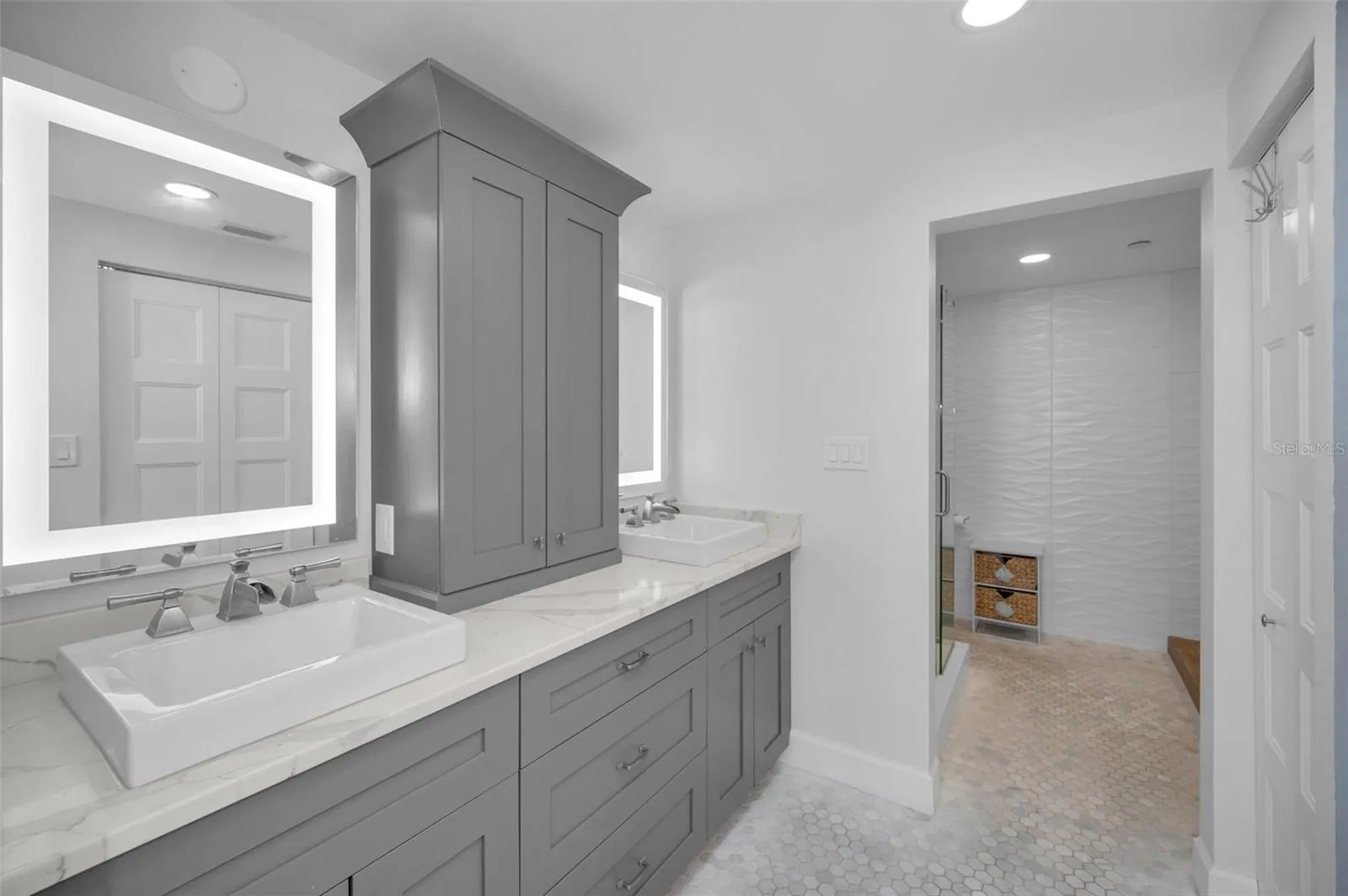 Master Suite Retreat Scenic Surround to Aquamarine Panorama Features Therapeutic Bath including, Dual Sink Vanity, Walk In Closet Dress Area &amp; Spacious Walk In Shower &amp; Free Standing Soaking Tub.