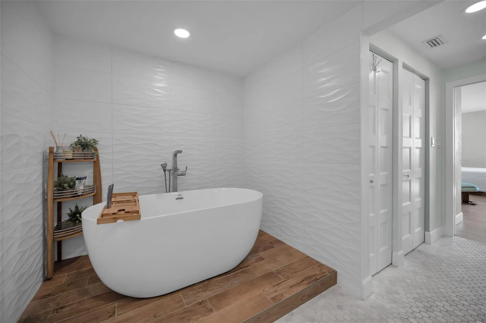 Master Suite Retreat Scenic Surround to Aquamarine Panorama Features Therapeutic Bath including, Dual Sink Vanity, Walk In Closet Dress Area &amp; Spacious Walk In Shower &amp; Free Standing Soaking Tub.