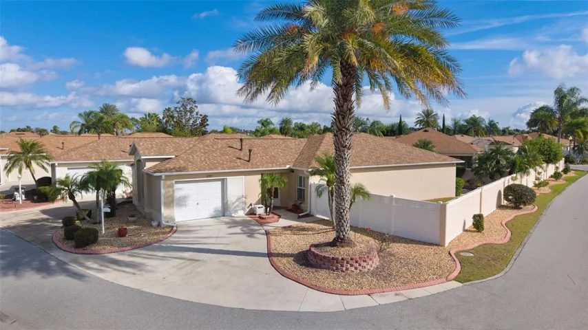 Cambridge Courtyard Villa - Corner Oversized Lot