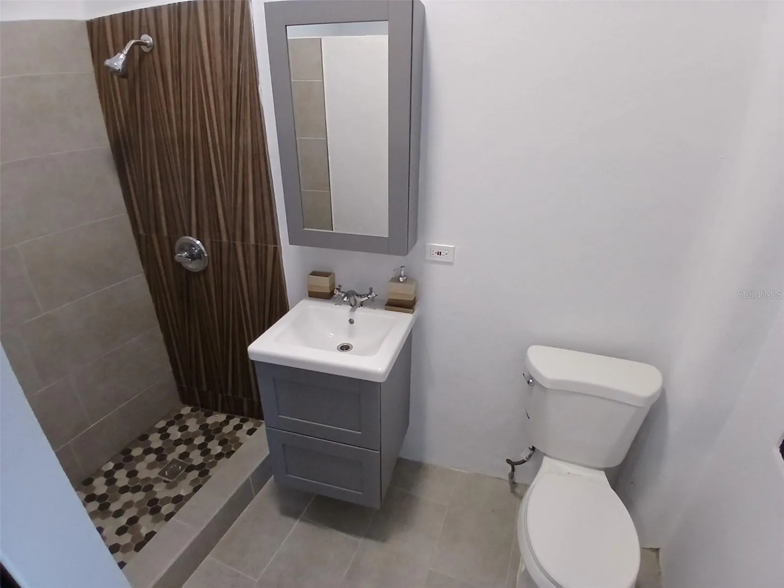 Unit 4 Bathroom