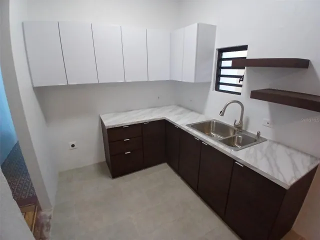 Kitchen, Unit 1
