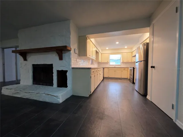 Living Room / Kitchen