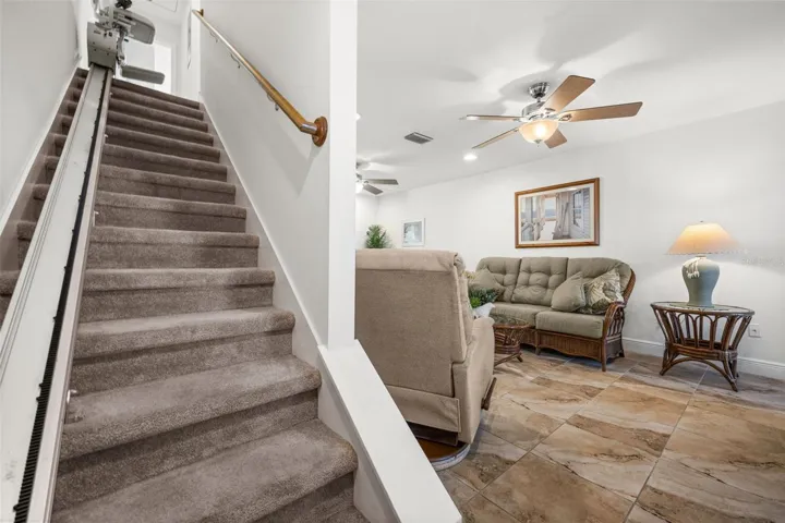 Stairs with Electric Lift