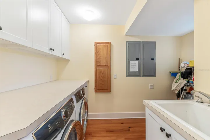 Pantry/Laundry