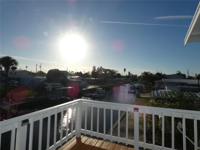 Oh what a view on your blacony!