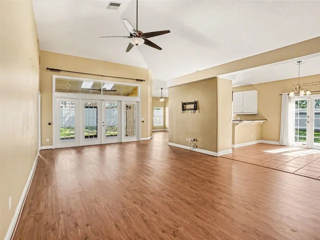 Huge Living Room w/glass doors to lanai