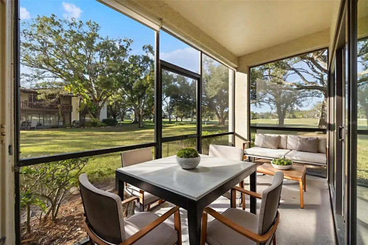 Beautiful Views, super convenient. 1st floor unit