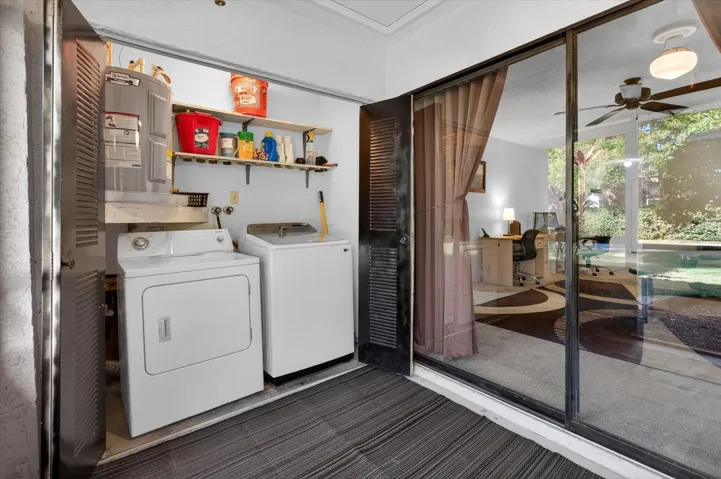 Screen Lanai - Washer / Dryer