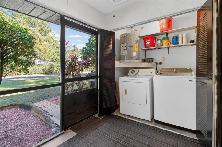 Screen Lanai - Washer / Dryer