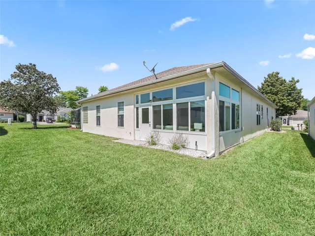 Lanai w/Access to Backyard