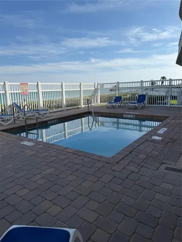 Plunge pool