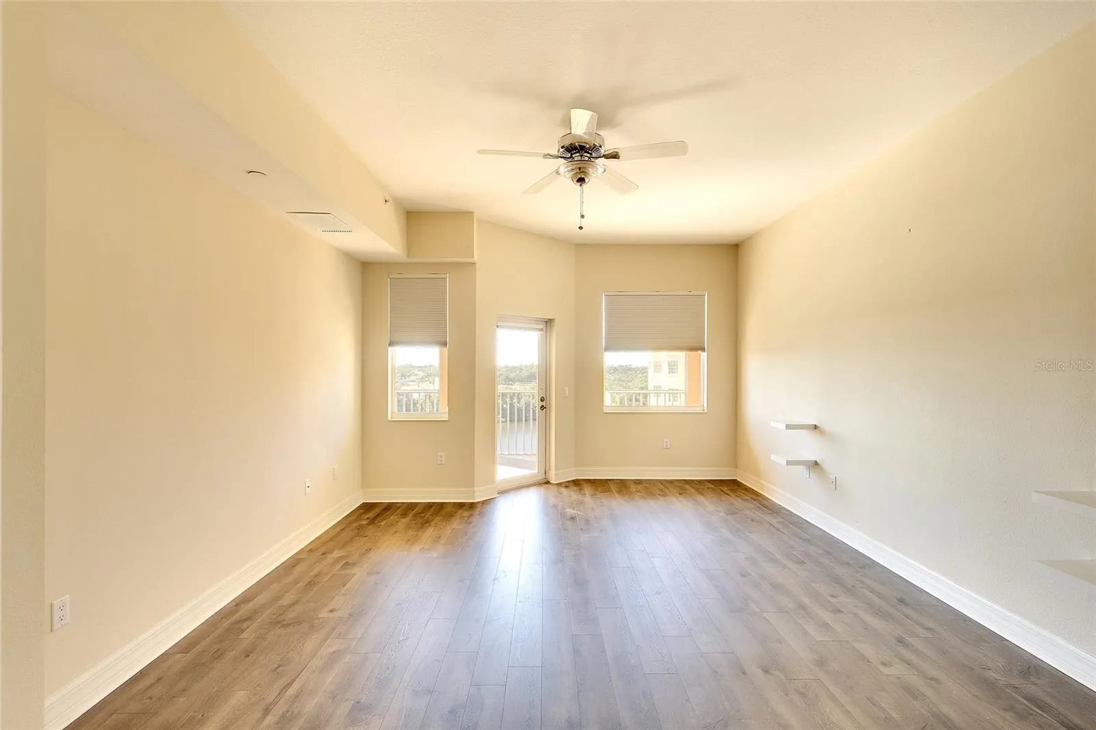 Large primary bedroom.
