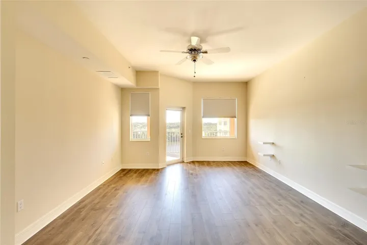 Large primary bedroom.
