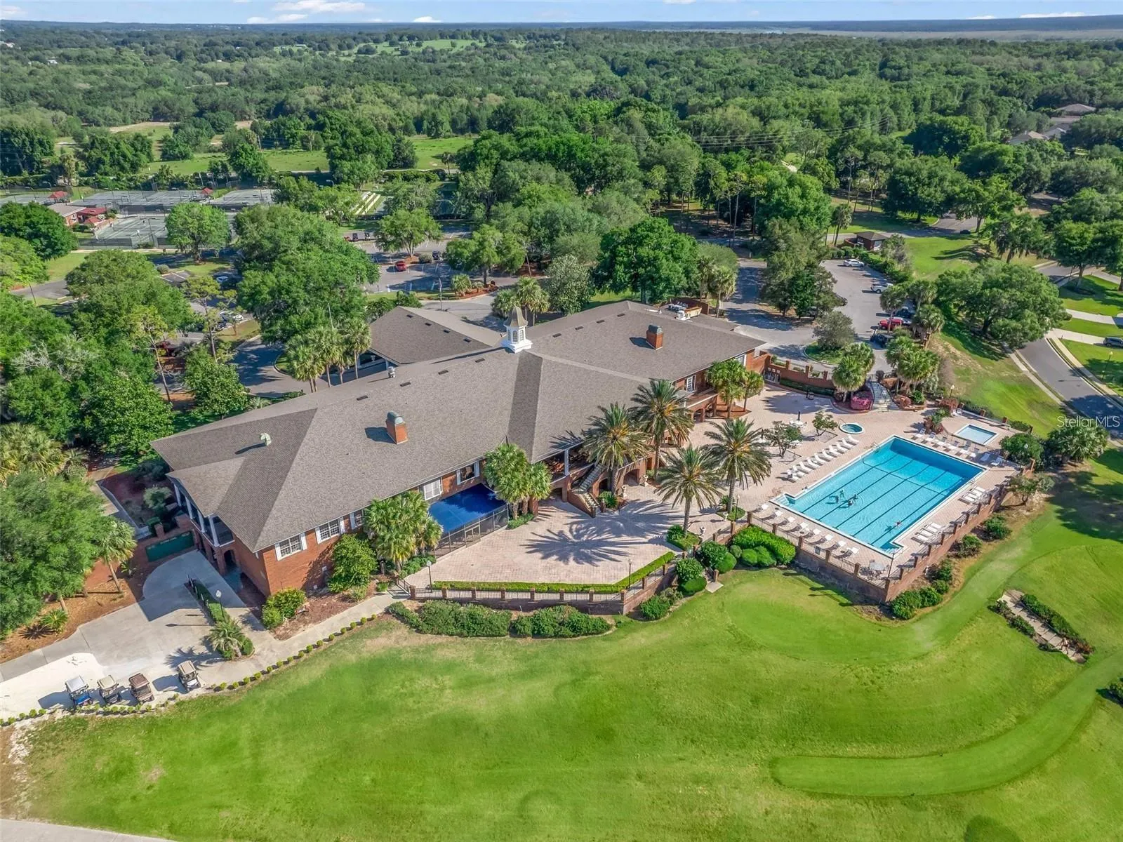 Club pool