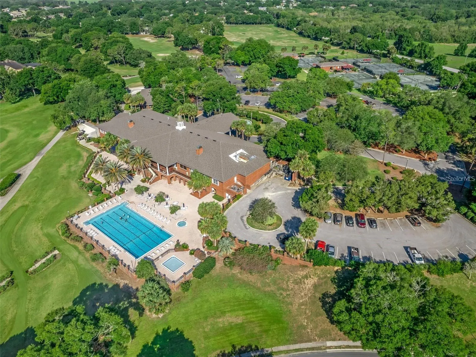 Club pool