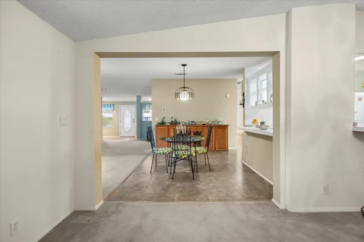 Casual Dining Area 9x13