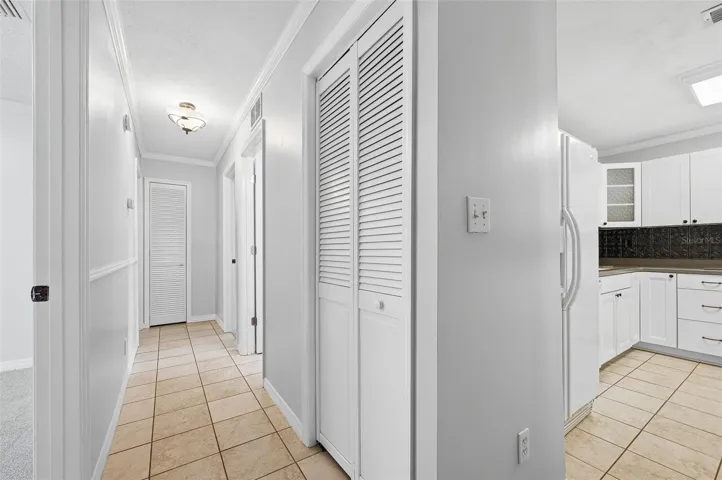Hallway Fr Kitchen to Bedrooms