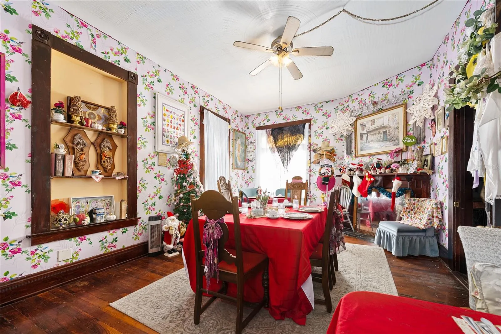 Dining Area #2 (Family Room)