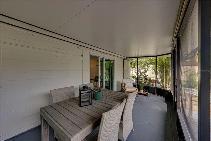 Side Covered Screened Lanai