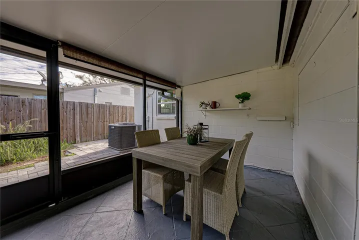 Side Covered Screened Lanai