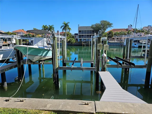 Slip #7 with $10k lb. Boat Lift