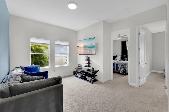 Secondary bedroom wing