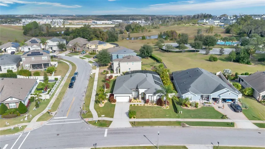 Convenient Neighborhood