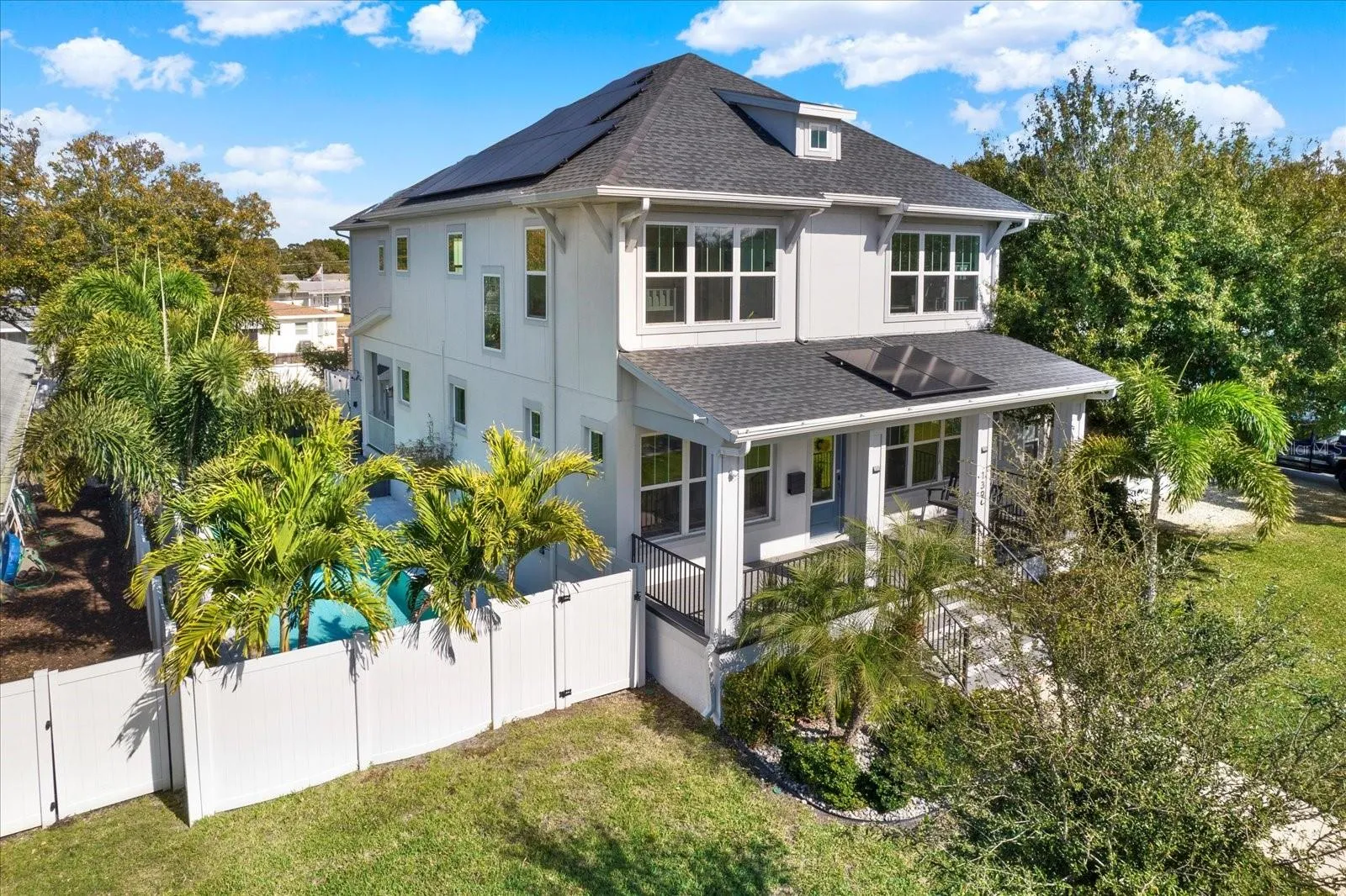 SMART HOME with a POOL, SOLAR PANELS