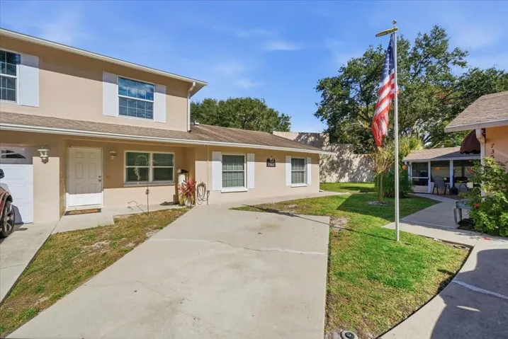 End unit with driveway