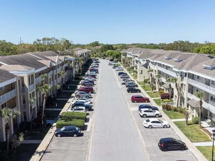 Ariel view of Utopian Dr